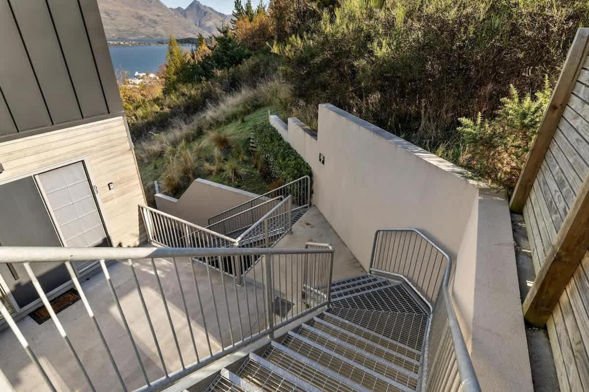 Lakeside Mountain Haven * Queenstown