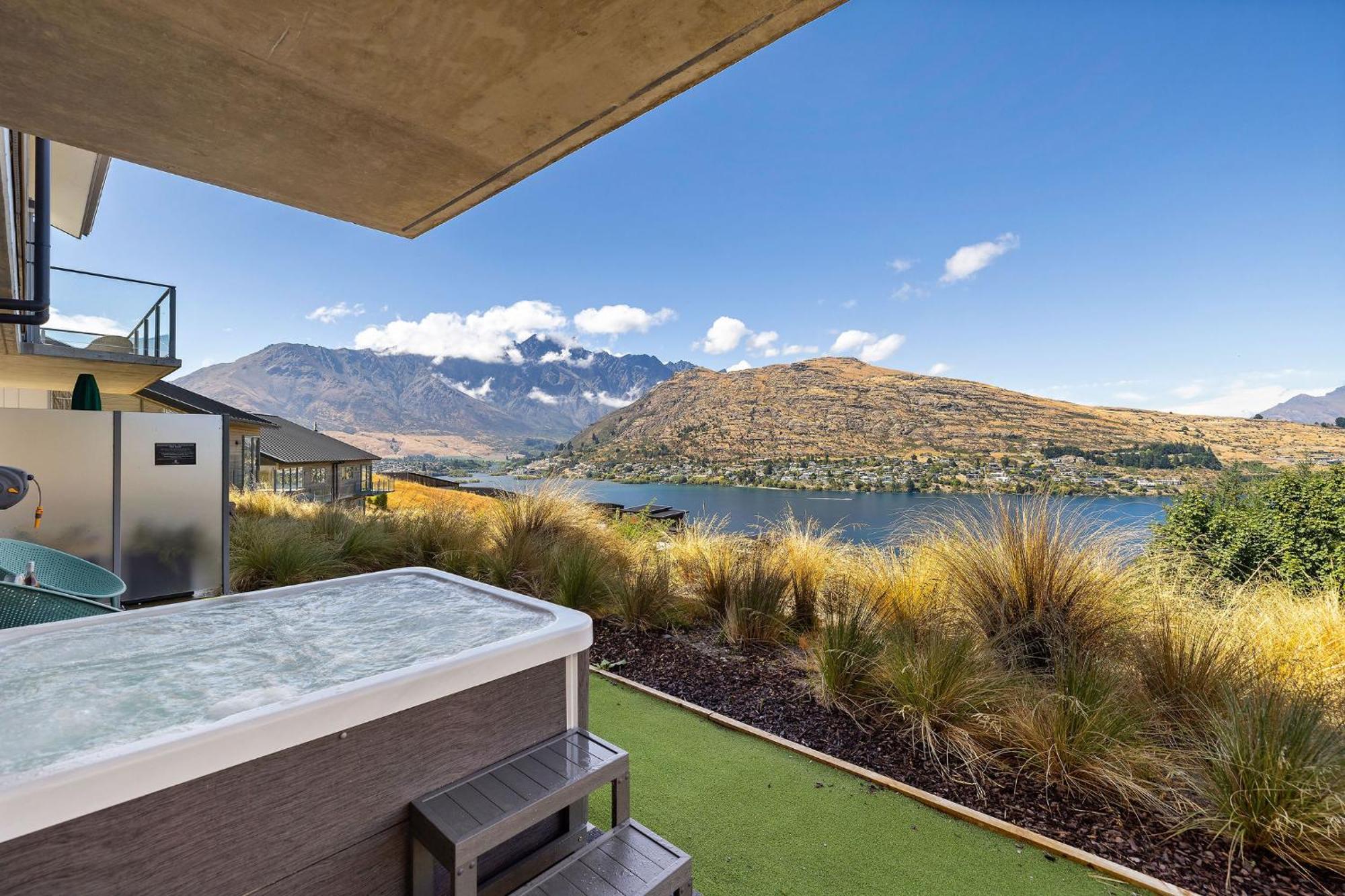 Lakeside Mountain Haven Apartment Queenstown